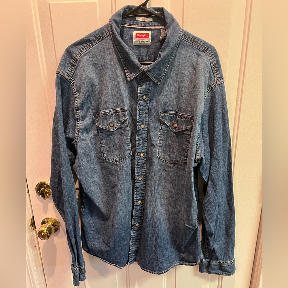 Wrangler, pearl button denim top